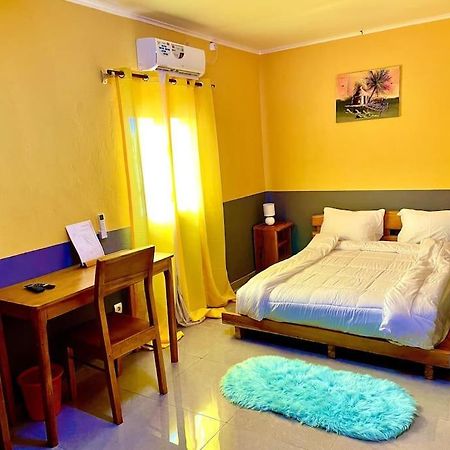 Residence Hotel Lux Fairborn - Port Gentil エクステリア 写真